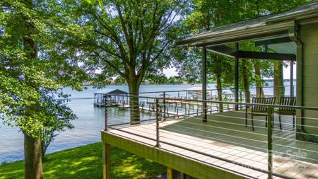 3248 Lake Shore Road S