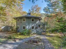484 Westlake Drive N