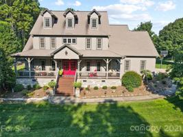 657 River Bend