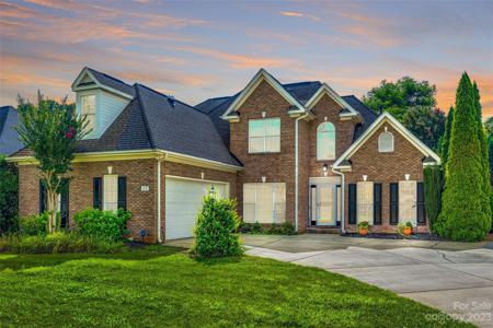 186 Lake Commons