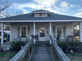 391 Woodlawn Street