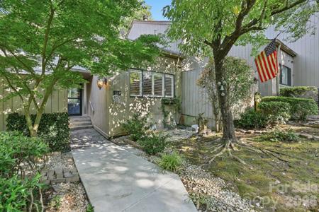 125 Pine Grove Circle