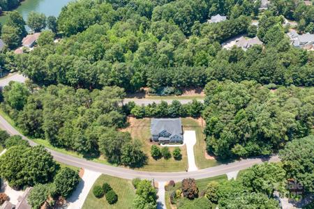 738 Kemp Road