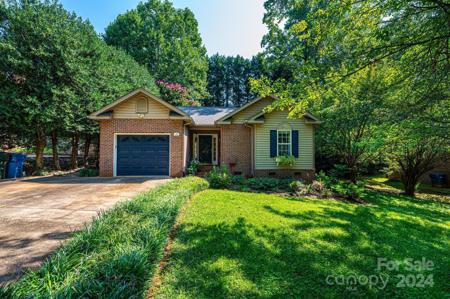 31 44th Ave Place NE