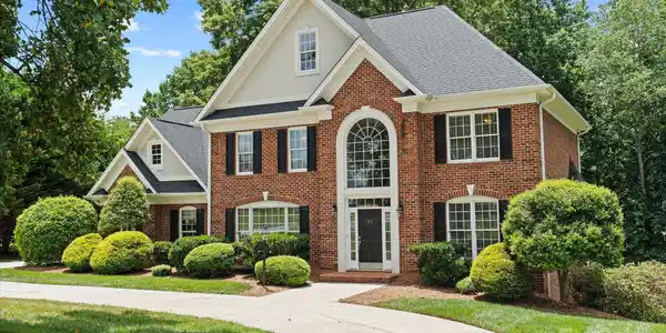 61 38th Avenue NW