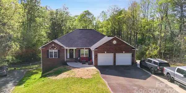 3232 47TH AVENUE Place NE