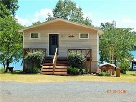 1556 Lakeshore Drive 