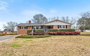 4022 Ridgewood Drive