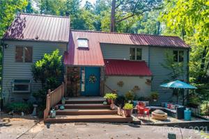 1045 18th NW