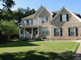 2122 Woodbend