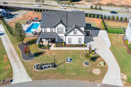 125 Dabbling Duck Circle