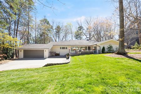 6 Pine Knoll Drive