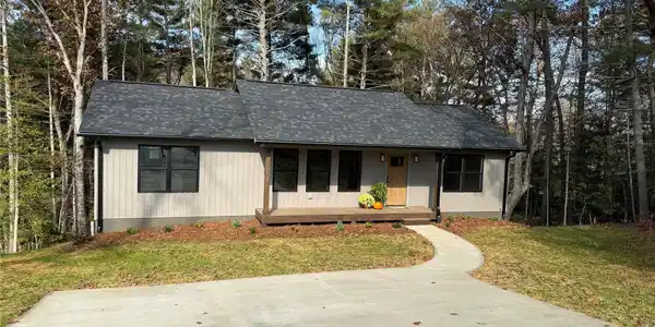 118 Hillcrest Lane