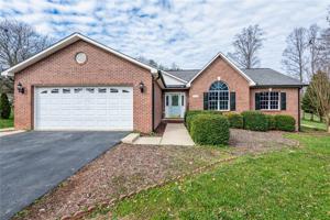 4715 33rd Street Lane NE