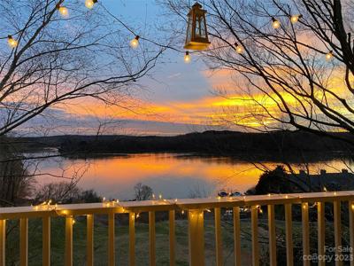 9701 Emerald Point