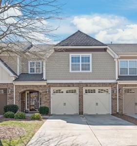 8513 Loxton Circle