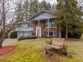 3037 S Lakeshore Drive