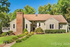 29 Commodore Point