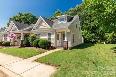 952 Olde Towne Way
