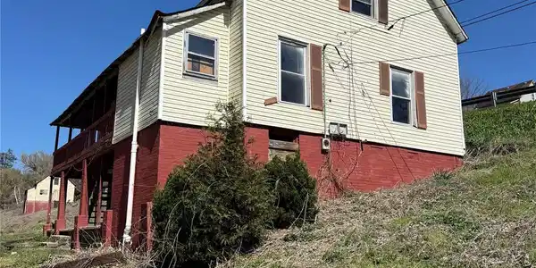 100 Hickory Street
