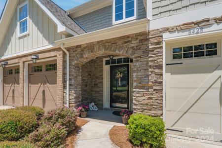 8428 Loxton Circle
