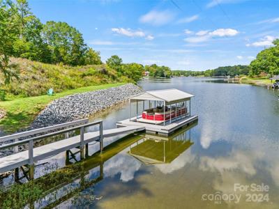805 Cooks Cove Ridge