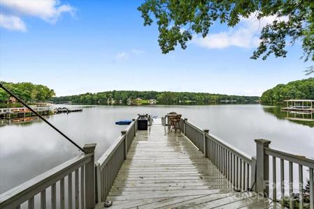 303 Potters Landing