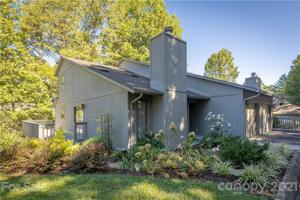 1303 Independence