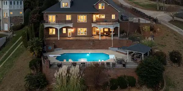 121 Pleasant Pointe Drive