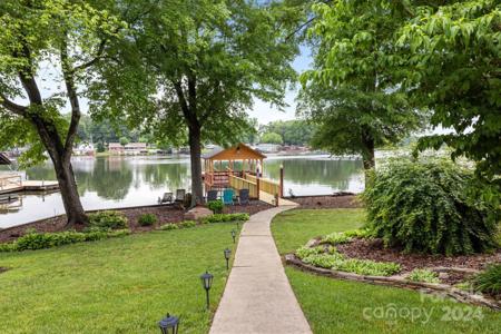 701 Riverside Drive