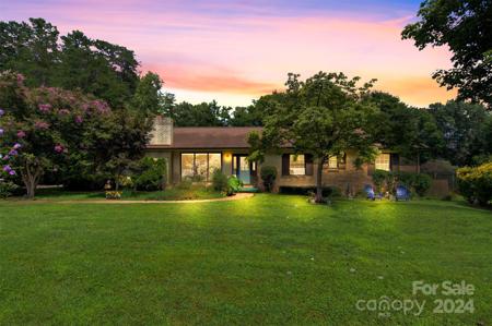 6114 Northlakes Drive