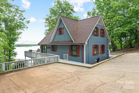 595 Carolina Drive