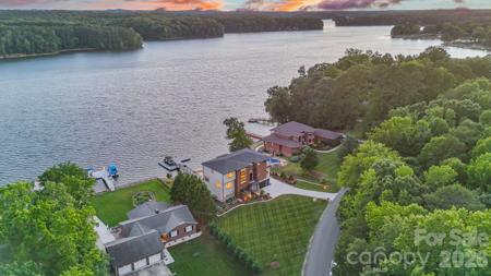 850 Mainsail Road