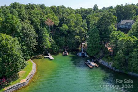 1600 Lillians Point Court