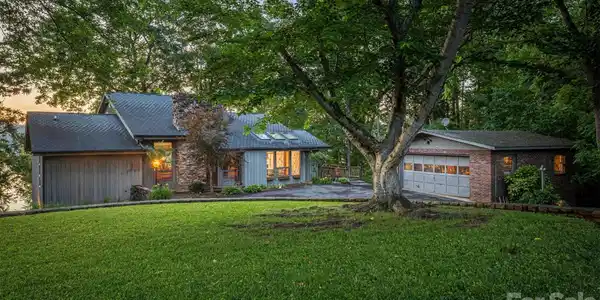 4749 16th Street Drive NE