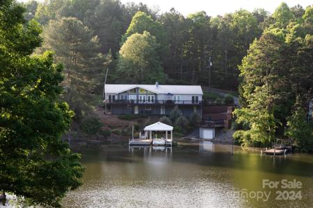 5105 Wendover Lane
