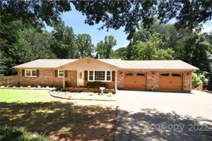 71 Lakemont Park