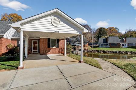 19950 Oak Leaf Circle