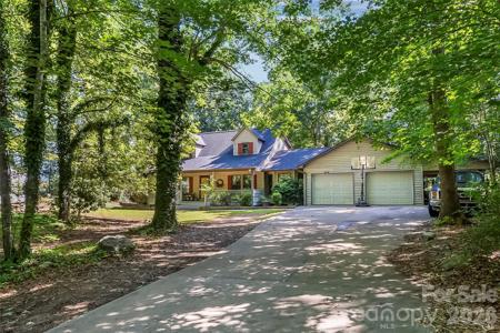 34 Lakeside Drive