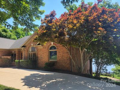 105 Pleasant Point Drive