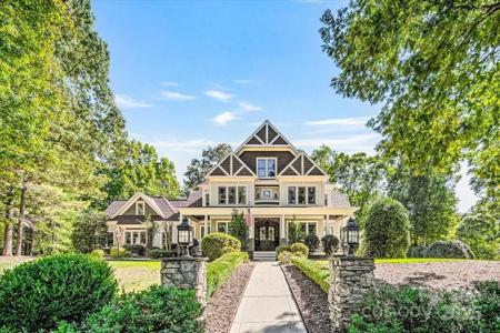 157 Dedham Loop