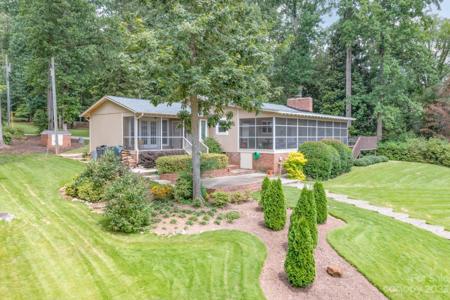 3074 Lake Wylie