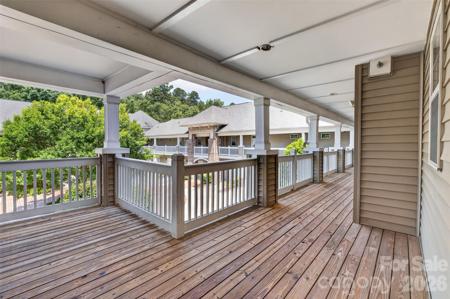 8955 Rosalyn Glen Road