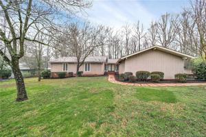 16 Hamiltons Ferry Road