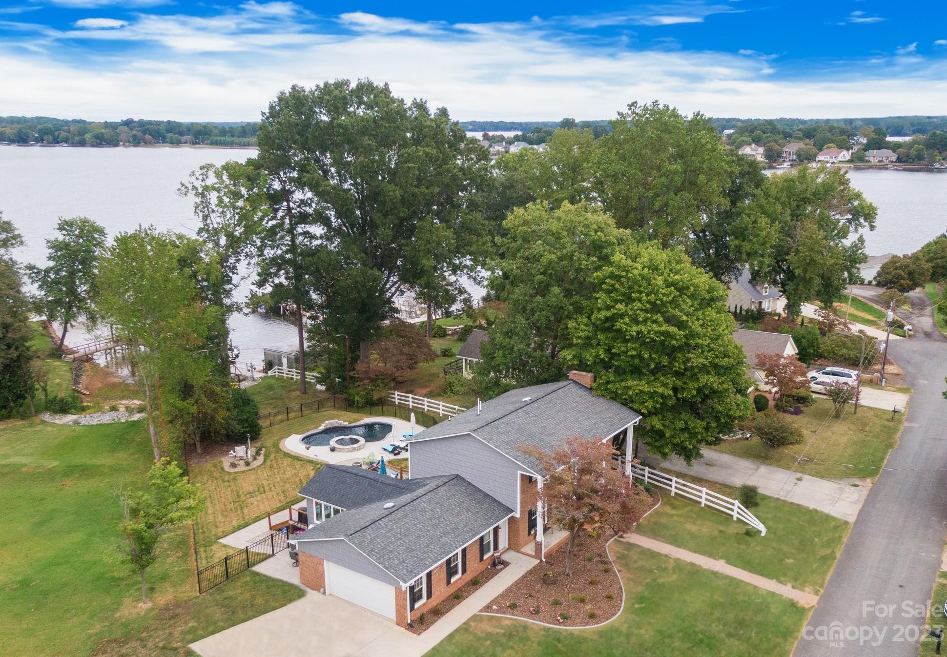 8005 Island View Court, Denver, NC lhrmls01789516