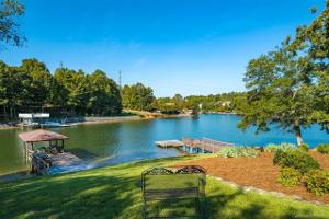 542 River Lake Court