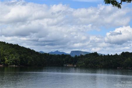 933 Waters Edge