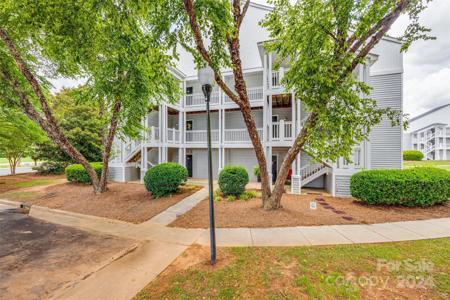 18 Hamiltons Bay Court