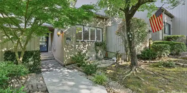 125 Pine Grove Circle