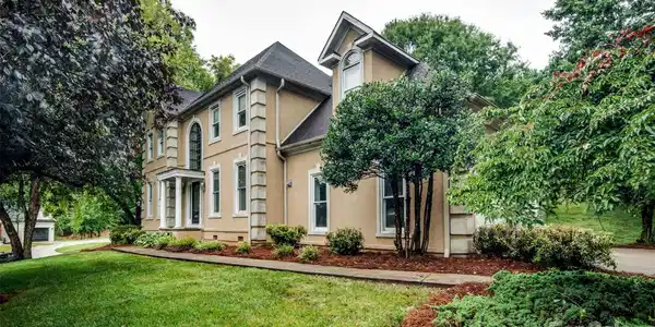 4825 1st Street Court NW